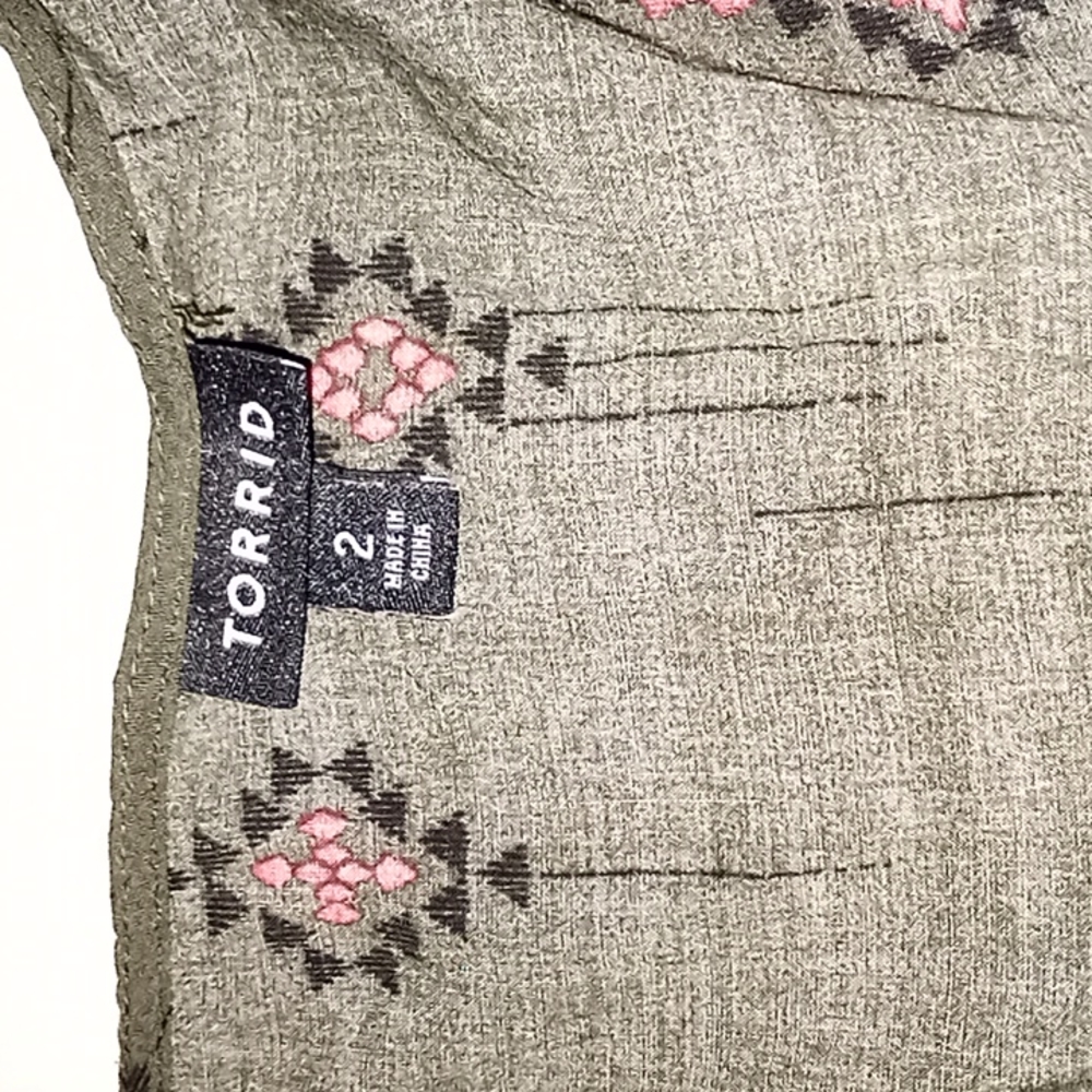 TORRID green Aztec boho tiered tank blouse - Picture 6 of 10